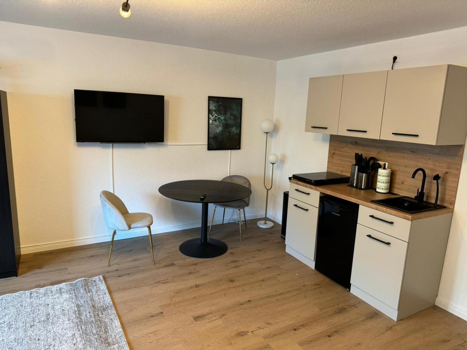 Studio Zimmer In Innenstadt Karlsruhe Eksteriør bilde